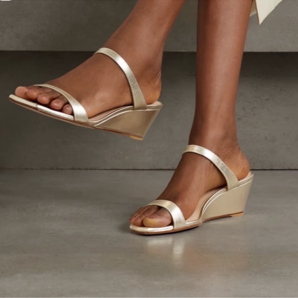 🌹STUART WEITZMAN🌹 Aleena Metallic Leather Wedge Sandals Size: 6B